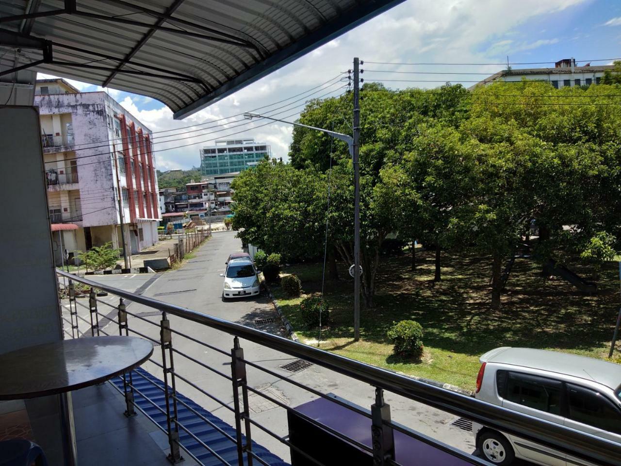 Jj Home2Stay Miri Exterior photo